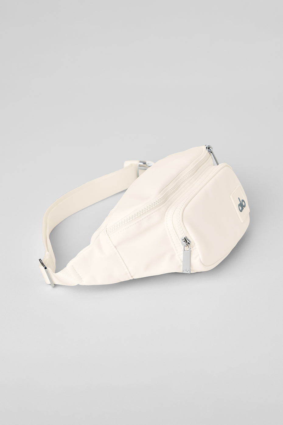 Side angle showing adjustable waist strap on the Explorer Fanny Pack