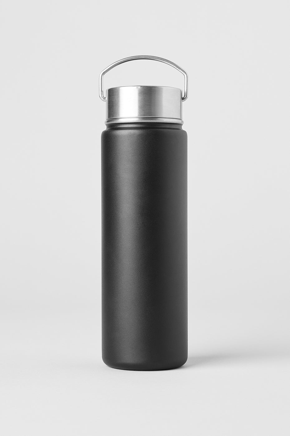 Close-up of twist-off cap and carry handle for easy access