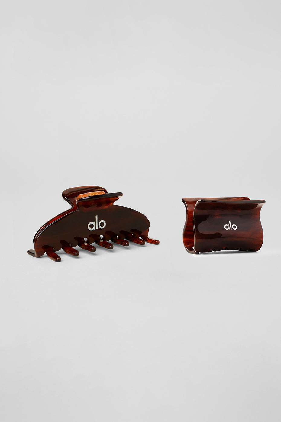Tortoise shell claw clip showcasing its stylish design for everyday hair styling