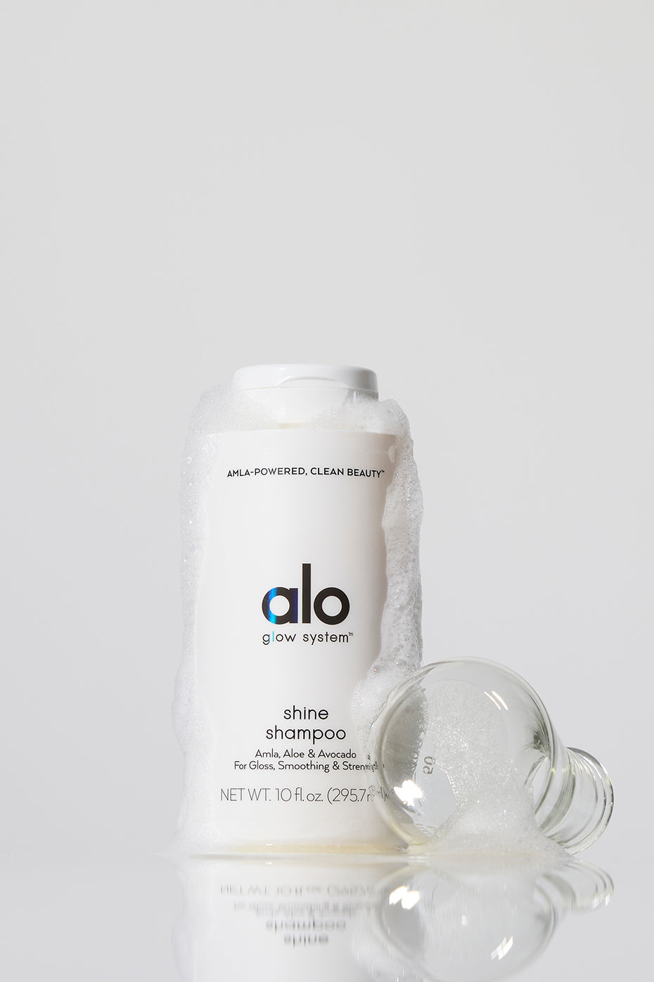 Sulfate-free shampoo foaming during daily haircare routine