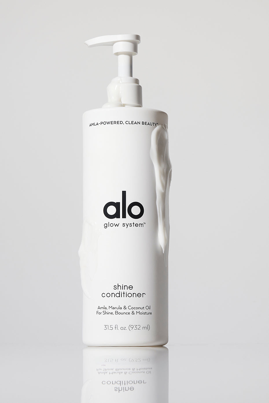 Radiant Shine Conditioner bottle showcasing its grapefruit scent and clean formula.