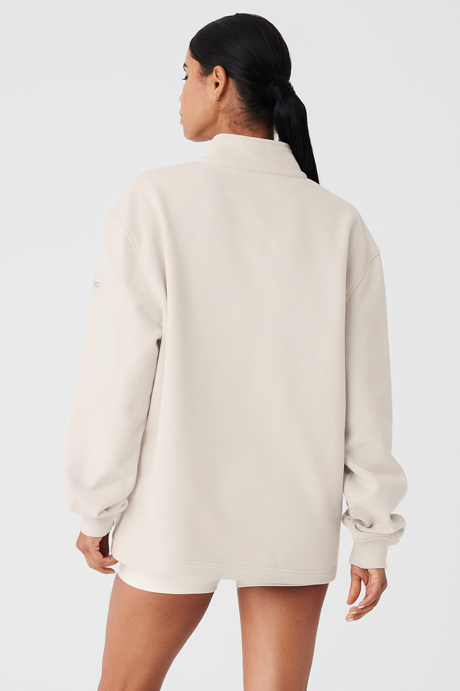 Side view of the heavyweight sweatshirt, highlighting its sleek fit.
