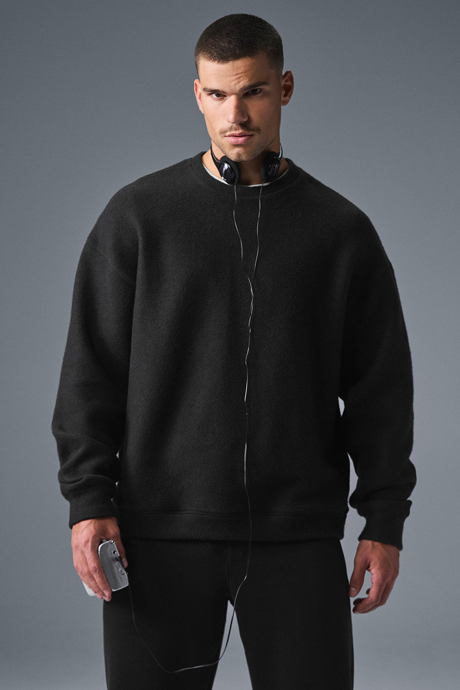Front view of the Triumph oversized crewneck sweatshirt in black.
