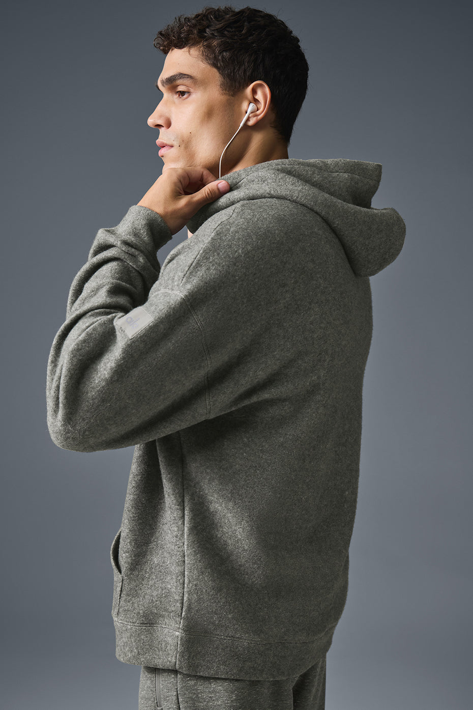 Oversized zip up hoodie men love styled with joggers and sneakers