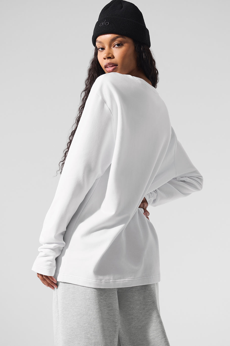 Side profile of long sleeve shirt sleeve detailing near wrist