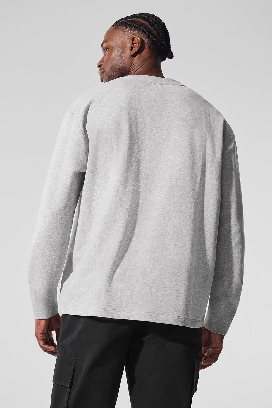 Stylish relaxed fit workout shirt in heather grey