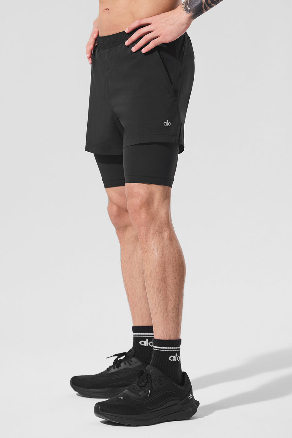 Inner compression shorts with stretch fabric for active support