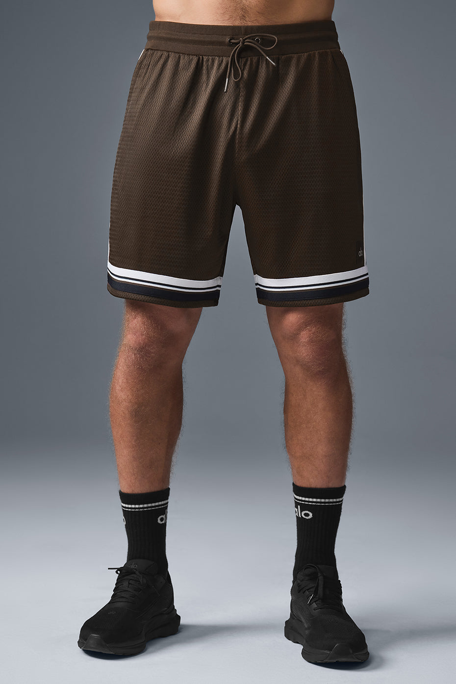 Espresso basketball shorts with drawstring and contrasting trim