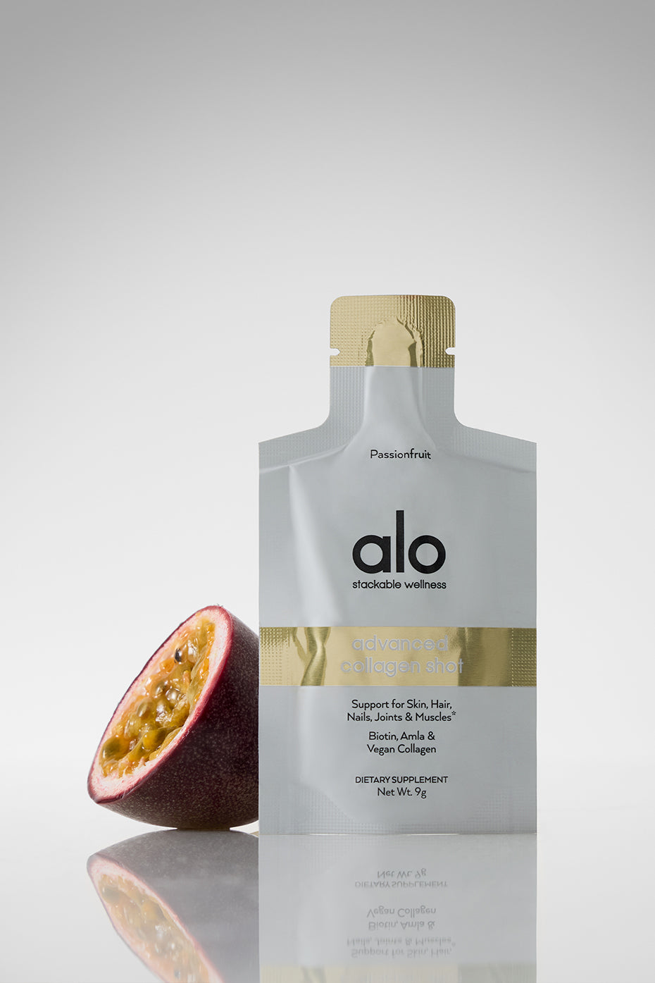 Healthy lifestyle with vegan collagen shots and fresh fruits.