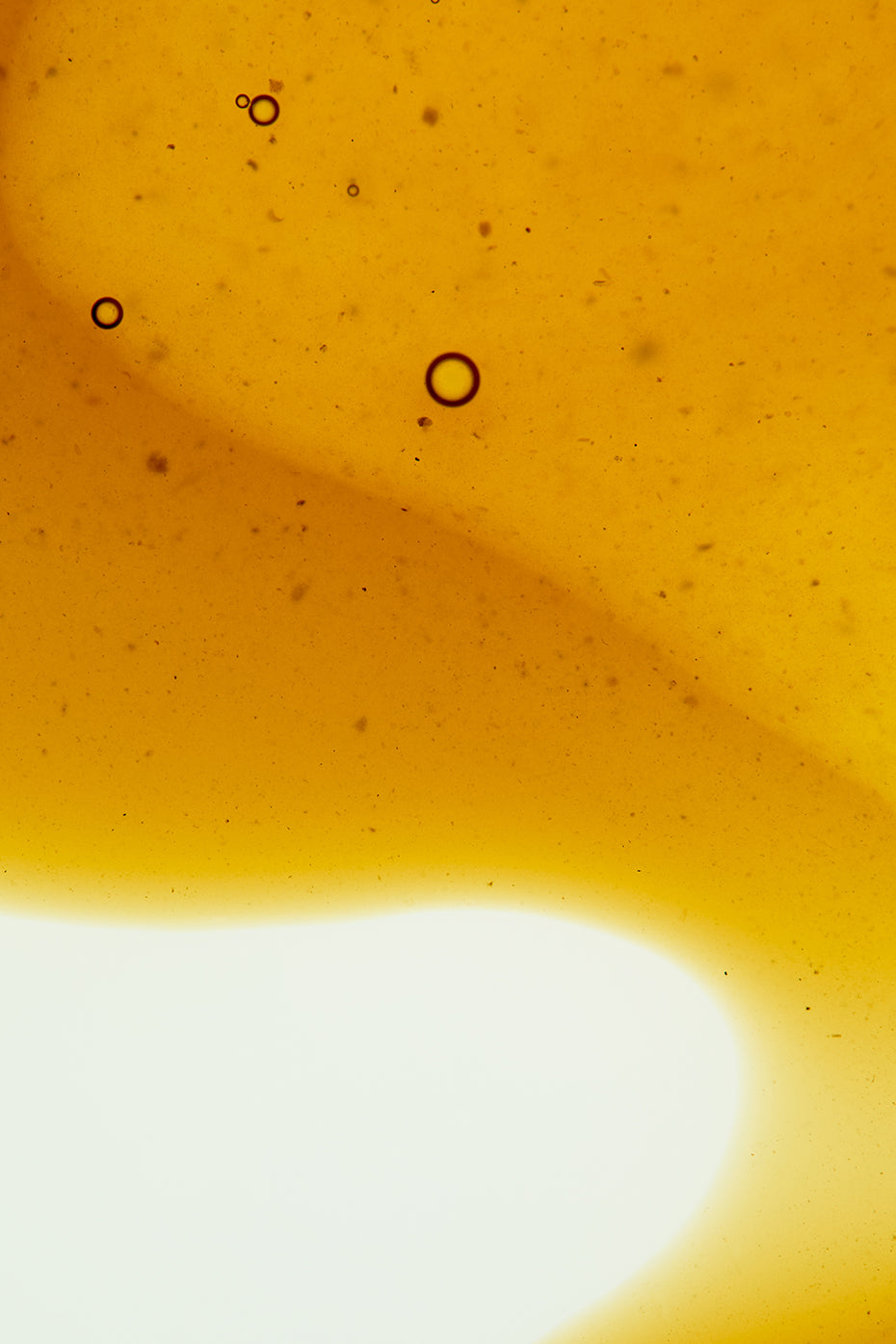 Radiant vegan collagen shots in a vibrant Passionfruit flavor sachet.