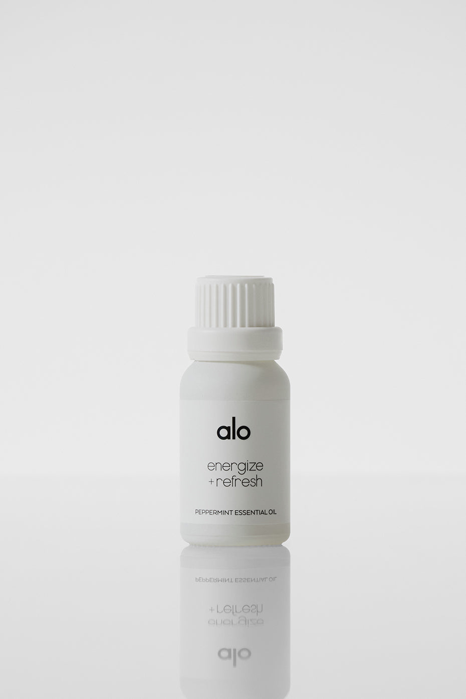 Aromatherapy diffuser releasing peppermint oil into the air.