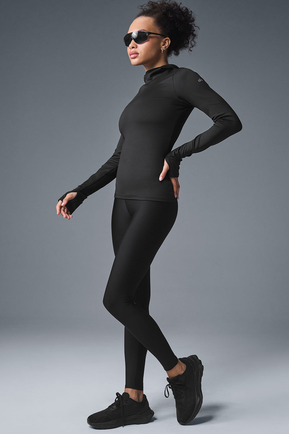 Close-up of Airlift running jacket’s waterproof fabric and adjustable hood