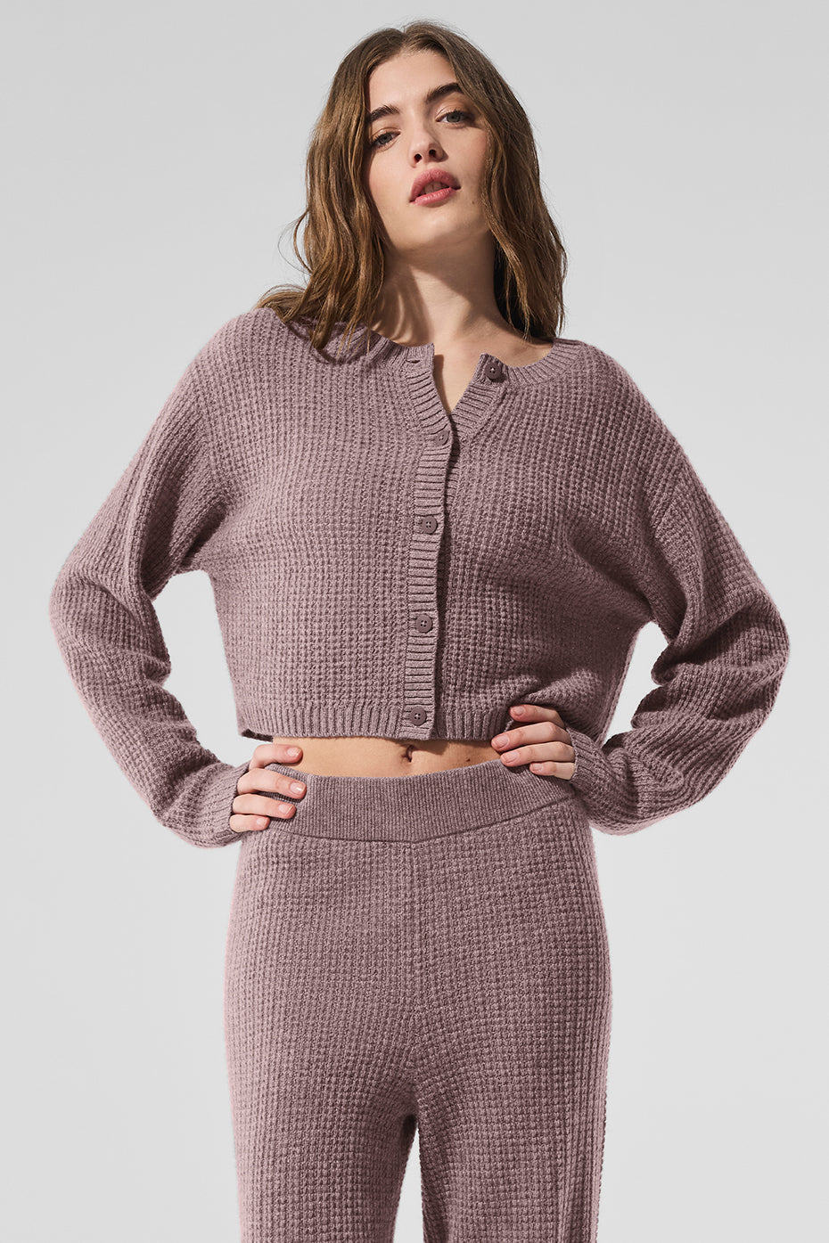 Front view of the luxurious waffle cashmere cardigan in mushroom heather.