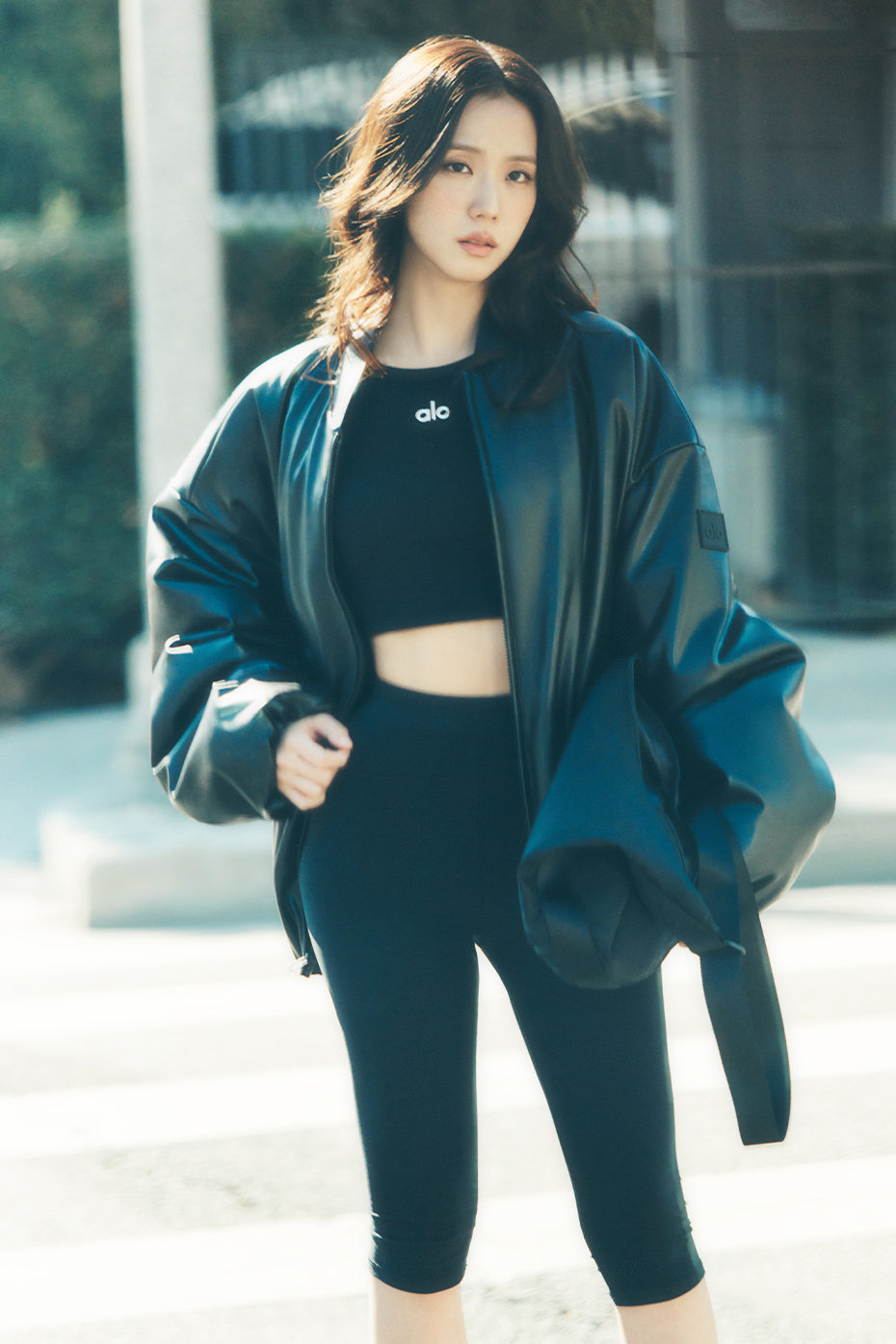 Close-up of the high-waist capri leggings showcasing the ribbed waistband.