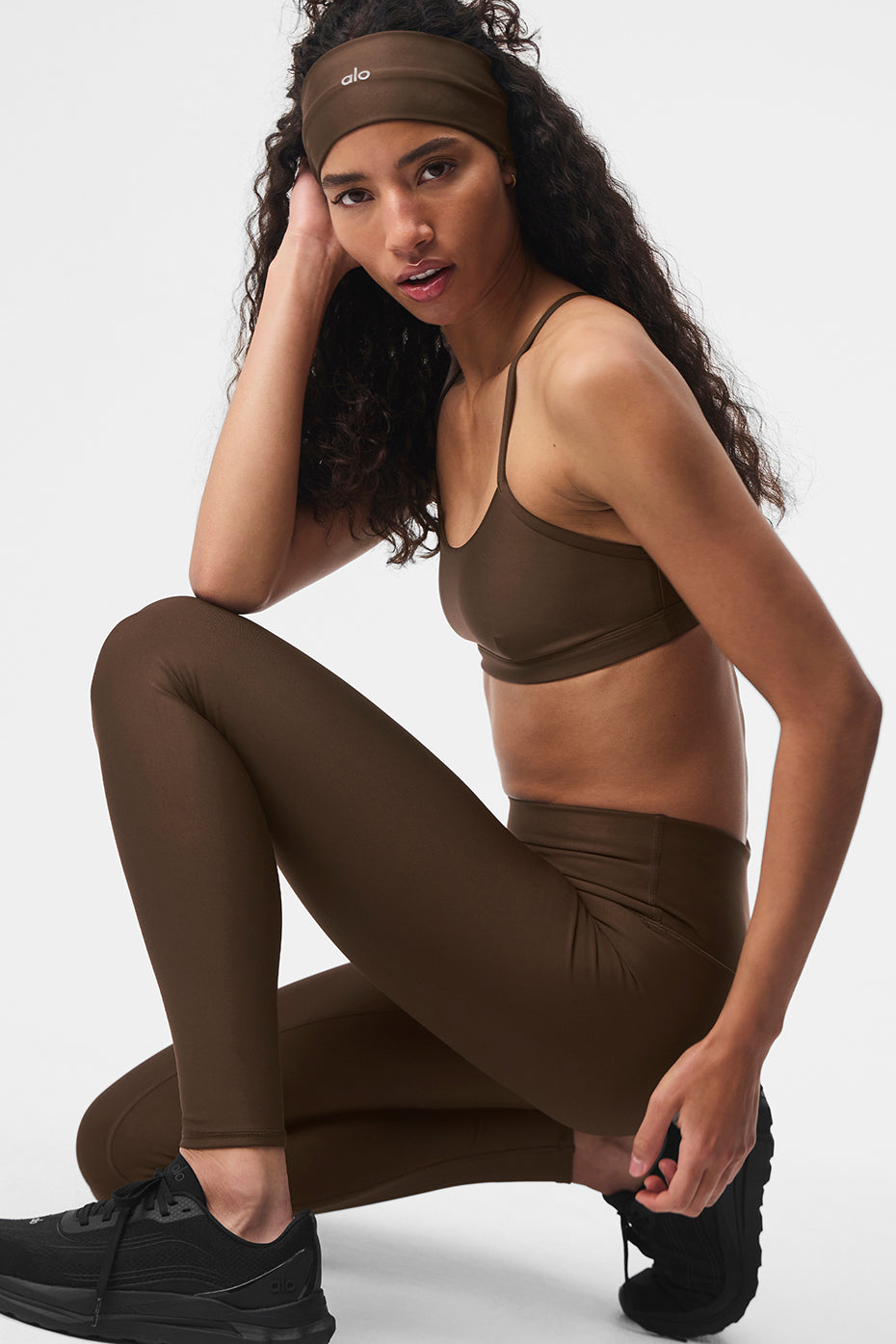 Close-up of the double-layered waistband on these compression leggings.