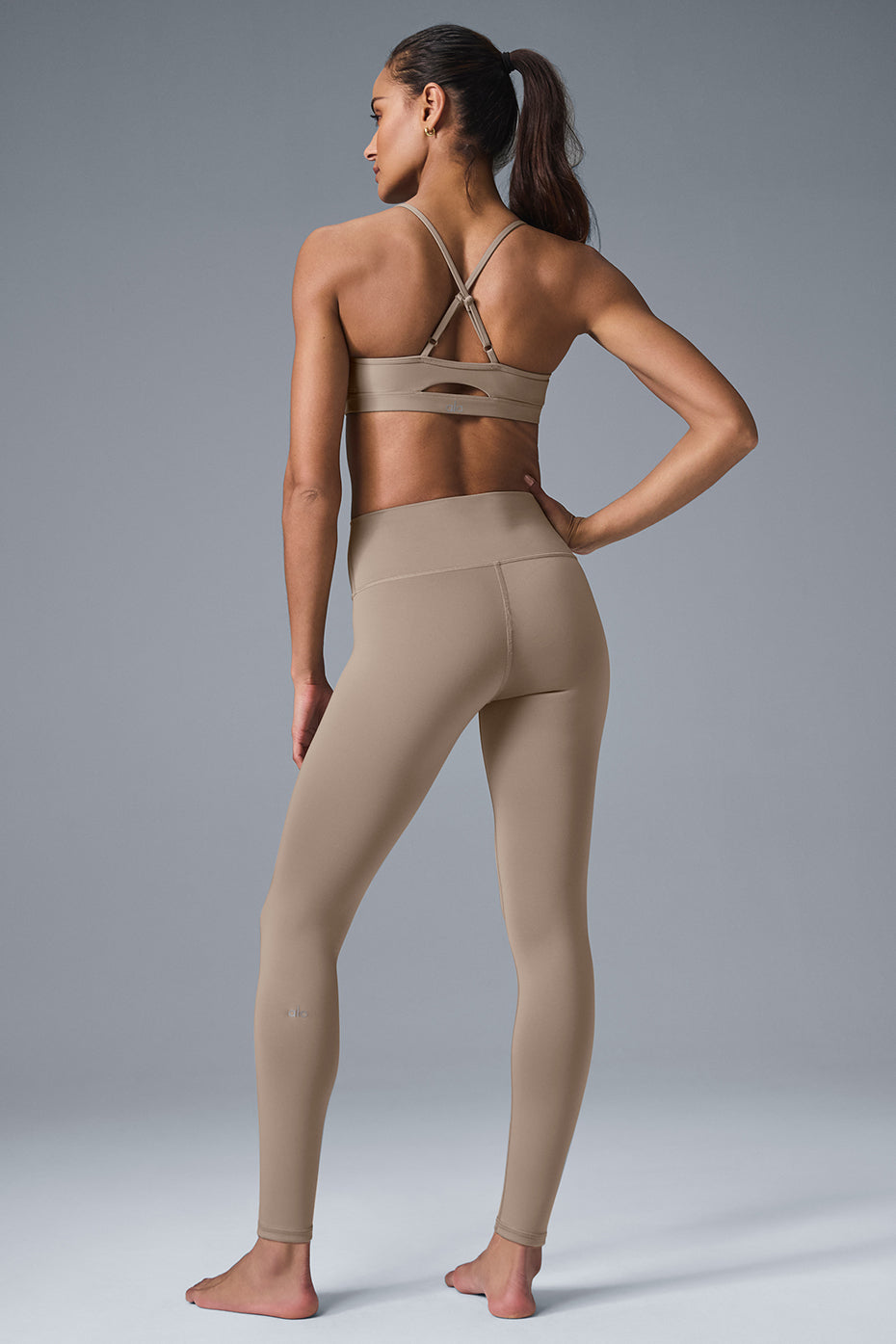 Full-length Airlift leggings with high waist and sheeny finish