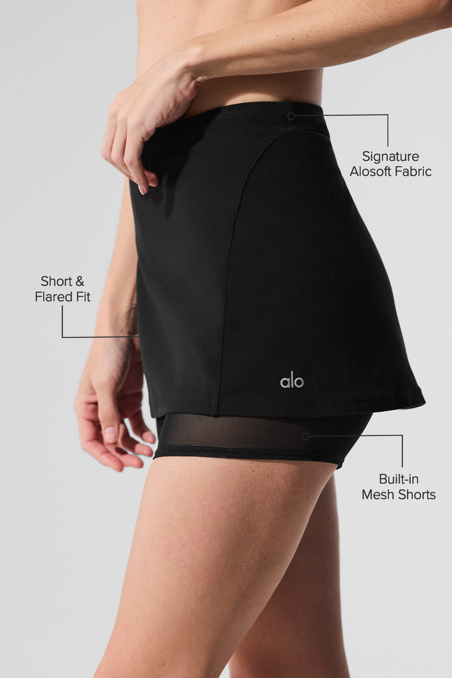 Activewear skirt for women, designed for comfort and style on the court.