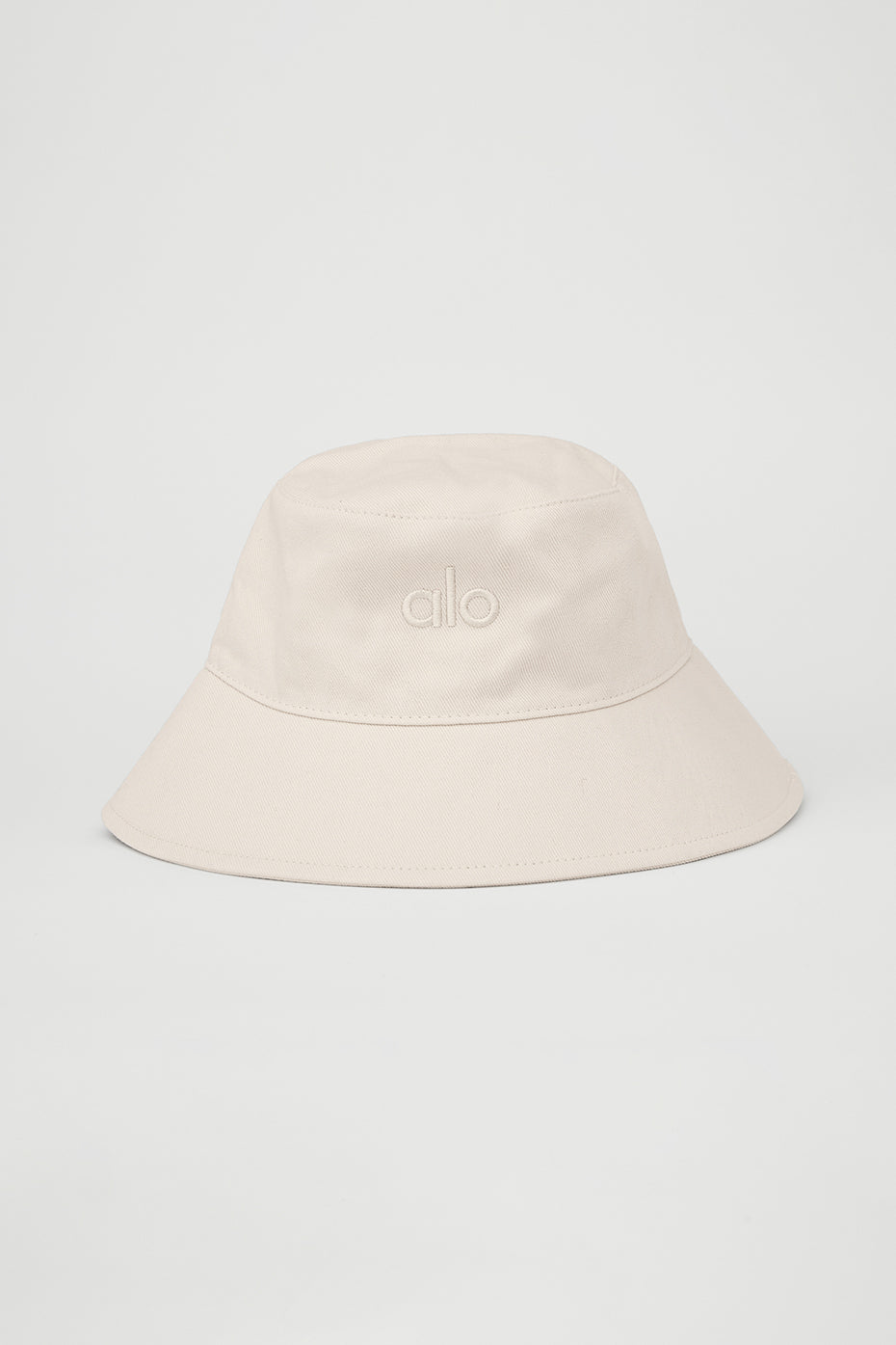 Front view of the Weekend Explorer bucket hat in fresh linen.